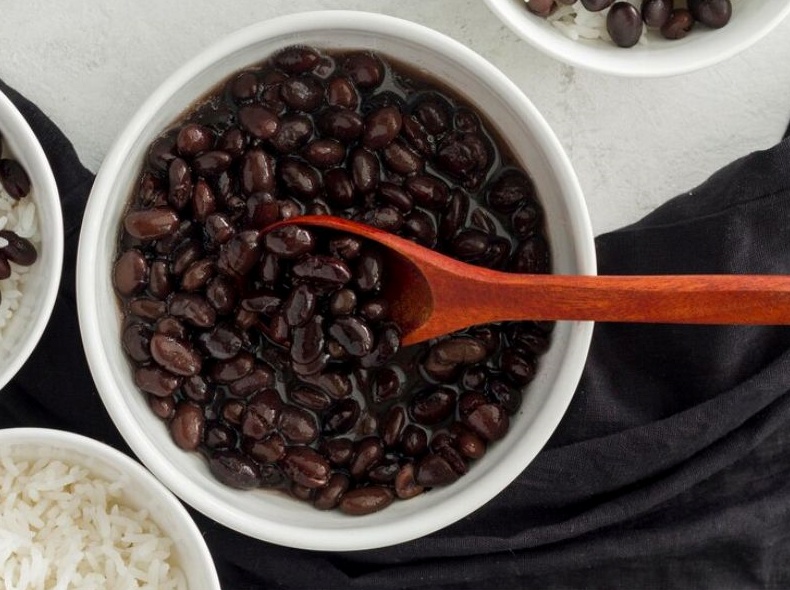 Feijão Preto Cozido Congelado | Diveneto Alimentos Feijão Preto Cozido Congelado | Diveneto Alimentos