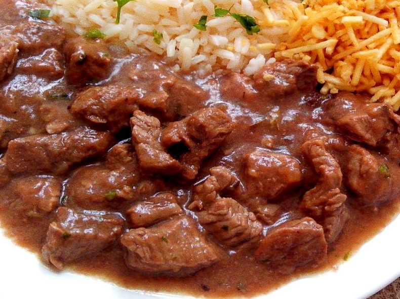 Picadinho de Cubos de Carne com Molho Congelado | Diveneto Alimentos Picadinho de Cubos de Carne com Molho Congelado | Diveneto Alimentos