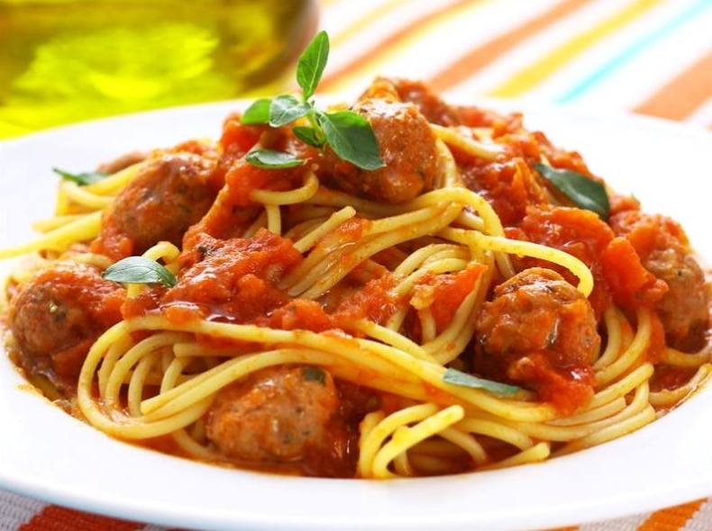 Spaguetti Integral com Almôndegas ao Sugo Congelado | Diveneto Alimentos Spaguetti Integral com Almôndegas ao Sugo Congelado | Diveneto Alimentos